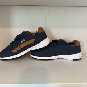 New Fashion Men's Shoes Outdoor Waterproof  Sz 43 (Men's 9.5)